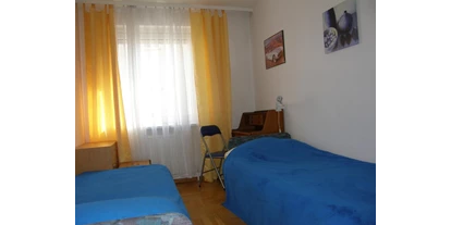 Monteurwohnung - Art der Unterkunft: Gästezimmer - PLZ 2381 (Österreich) - Eines der Doppelzimmer in der 3 Zimmerwohnung für 4 Personen - Pension Famiie Haiderer
