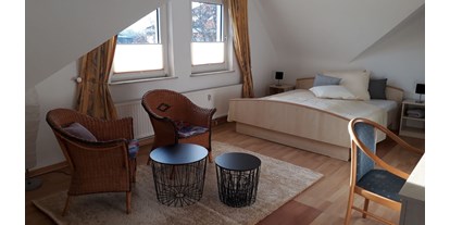 Monteurwohnung - Einzelbetten - Blomberg Bielefeld - Appartmentzimmer mit Doppelbett  - Appartment Bad Pyrmont