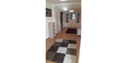 Monteurwohnung - Zimmertyp: Mehrbettzimmer - Niedersachsen - Flur in der Fewo mit Diele - Appartment Bad Pyrmont