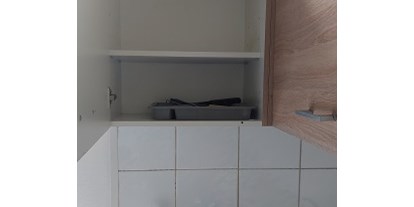 Monteurwohnung - Badezimmer: Gemeinschaftsbad - Köln, Bonn, Eifel ... - Küche / Pantryküche mit Besteck - Appartement 2 sofort wieder buchbar