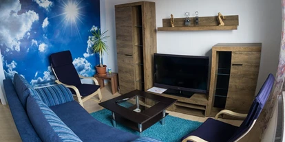 Monteurwohnung - Zimmertyp: Doppelzimmer - Schmalkalden - Das Wohnzimmer mit Schlafcouch und TV - Ferienwohnung Wanderurlaub in Schmalkalden