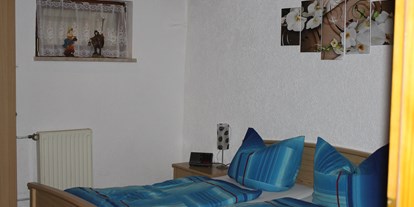 Monteurwohnung - Küche: eigene Küche - Bad Abbach Peising - Schlafzimmer - Monteurwohnung bei Regensburg