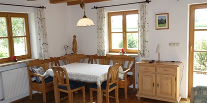 Monteurwohnung - Küche: eigene Küche - Taufkirchen (Landkreis München) - Wohnzimmer untere Wohnung ohne Aufbettung - Haus am Hof