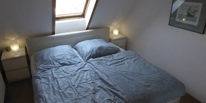 Monteurwohnung - Bettwäsche: Bettwäsche inklusive - Bad Schwartau - Schlafzimmer mit Doppelbett  - Storchennest Dassow