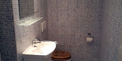 Monteurwohnung - Badezimmer: eigenes Bad - Region Zlín - Toilette - Jaselska