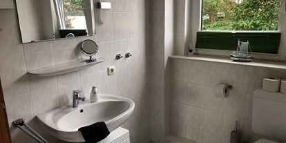 Monteurwohnung - Zimmertyp: Doppelzimmer - PLZ 21629 (Deutschland) - Bad mit Dusche und Badewanne - Ferienhaus Ahlerstedt - Ahrensmoor 