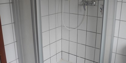 Monteurwohnung - Badezimmer: eigenes Bad - Strüth Espenschied - Schöne 3 Zimmer Wohnung / 1-3 Personen
