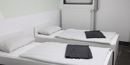 Monteurwohnung - Waschmaschine - Pöcking - Schlafraum - Moderne Unterkunft im Herzen von Germering/München