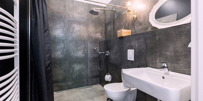 Monteurwohnung - Badezimmer: eigenes Bad - PLZ 14059 (Deutschland) - Hevals Grand Apartments 