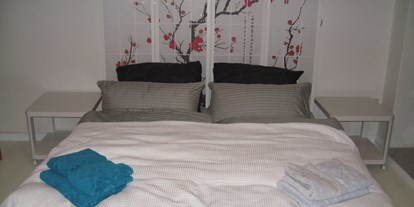 Monteurwohnung - WLAN - PLZ 12045 (Deutschland) - Betten, größeres Zimmer (20 qm). Können auch separat gestellt werden. - Ruhige frische Monteurwohnung für bis zu 3 Personen