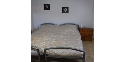 Monteurwohnung - Zimmertyp: Einzelzimmer - PLZ 37284 (Deutschland) - Doppelzimmer mit Einzelbetten der Monteurunterkunft in Spangenberg. - Haus Siegner  