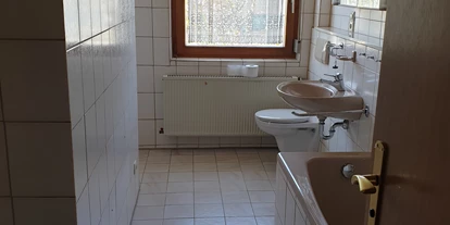 Monteurwohnung - Badezimmer: Gemeinschaftsbad - Lauchheim - Monteurzimmer Aufhausen