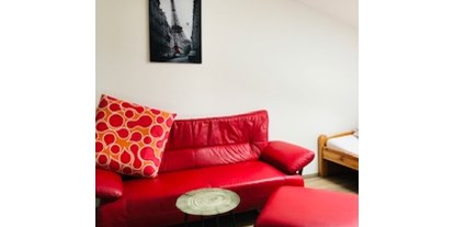 Monteurwohnung - Küche: Gemeinschaftsküche - Berchtesgaden - Sitzgelegenheit Schlafzimmer im OG - Appartement Leitner