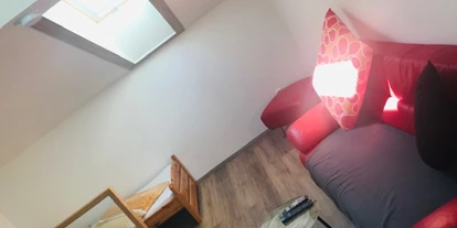 Monteurwohnung - PLZ 5340 (Österreich) - Schlafzimmer im OG mit 2 getrennten Betten uns SAT.TV - Appartement Leitner