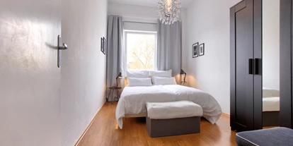 Monteurwohnung - Zimmertyp: Doppelzimmer - Schwetzingen - Schlafzimmer mit Doppelbett - Marooms
