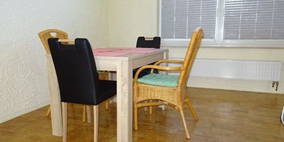 Monteurwohnung - Küche: eigene Küche - Klein Rogahn - Esszimmer - Monteurwohnung Nähe Schwerin