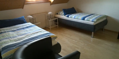 Monteurwohnung - Schwarzach (Landkreis Straubing-Bogen) - Schlafzimmer Nordseite - Schöne Ferienwohnung mit Platz für bis zu 5 Personen