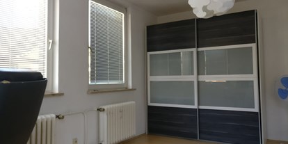 Monteurwohnung - Küche: Küchenmitbenutzung - Adelsdorf - Möbliertes WG-Zimmer, absolut zentral,  200m zur FAU, 150m zum Bahnhof