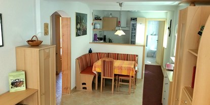 Monteurwohnung - Kühlschrank - PLZ 79364 (Deutschland) - Ferienwohnung OG 
Eßbereich  - Ferienwohnungen Haus Kindler 