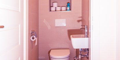 Monteurwohnung - Art der Unterkunft: Apartment - Münchendorf - Petrus Handwaschbecken, Toilette

Petrus wash hand basin, toilet  - Senator-Flats Petrus