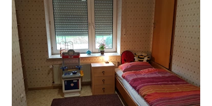 Monteurwohnung - Einzelbetten - PLZ 34497 (Deutschland) - Ein Hochbett fehlt auf dem Foto. - Monteurwohnung in Kohlgrund