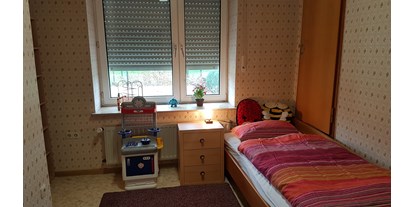 Monteurwohnung - Zimmertyp: Mehrbettzimmer - Hessen Nord - Ein Hochbett fehlt auf dem Foto. - Monteurwohnung in Kohlgrund