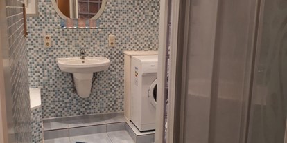 Monteurwohnung - Waschmaschine - PLZ 52499 (Deutschland) - Badezimmer - Wohnen Bei Bolten Wohnung 1