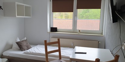 Monteurwohnung - Art der Unterkunft: Ferienwohnung - DZ 1. OG - Ferienhaus- und Zimmervermietung Petra Hähnel
