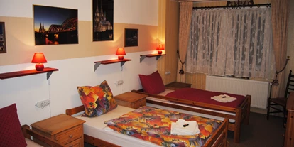 Monteurwohnung - Bettwäsche: Bettwäsche inklusive - PLZ 52070 (Deutschland) - Schlafzimmer 1 - Wohnen Bei Bolten Wohnung 2