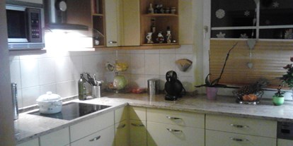 Monteurwohnung - Einzelbetten - PLZ 13127 (Deutschland) - Beispielfoto unserer Küchen variiert je nach Unterkunft! - REXROOMS