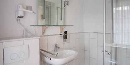 Monteurwohnung - Zimmertyp: Doppelzimmer - PLZ 38729 (Deutschland) - Badezimmer - Hotel Zum Löwen
