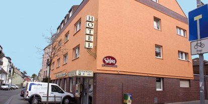 Monteurwohnung - Parkplatz: kostenlose Parkplätze in der Straße - PLZ 53840 (Deutschland) - Hotel Mertens - Hotel C&R