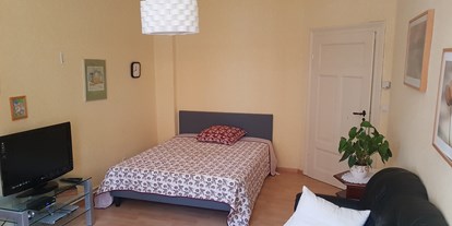 Monteurwohnung - Zimmertyp: Doppelzimmer - Binde - Boxspring-Bett 160x200 im Zimmer 1 - Gästezimmer-Salzwedel