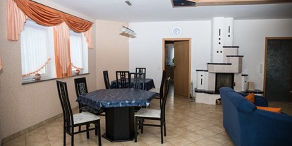 Monteurwohnung - Küche: Küchenmitbenutzung - Großrosseln - Wohn-Esszimmer EG - Zimmervermietung Schmidt/Müller Heusweiler