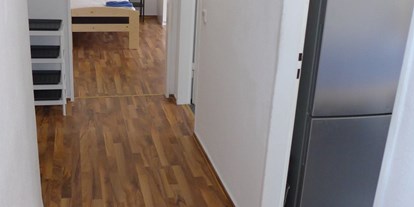 Monteurwohnung - Zimmertyp: Doppelzimmer - Ötigheim - Blick vom Flur - 150 Betten - Häuser, Wohnungen, Karlsruhe, Wörth...