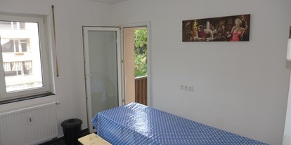 Monteurwohnung - Zimmertyp: Doppelzimmer - Ötigheim - Esstisch - 150 Betten - Häuser, Wohnungen, Karlsruhe, Wörth...