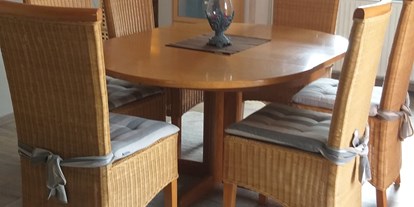 Monteurwohnung - TV - Pfreimd - Esstisch mit Stühlen - Ferienwohnung