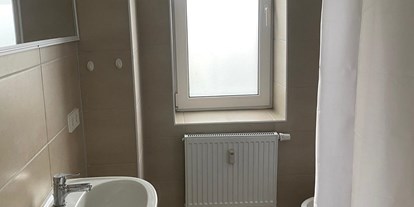 Monteurwohnung - Badezimmer: Gemeinschaftsbad - Krogaspe - Badezimmer 3 - Selahattin Yildirim