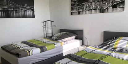 Monteurwohnung - Zimmertyp: Doppelzimmer - Krefeld Stadtmitte - Schlafzimmer mit 2 einzelnen Boxspringbetten - BeKi Vermietung