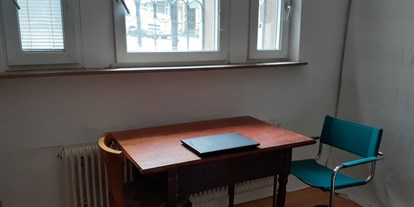 Monteurwohnung - Küche: Gemeinschaftsküche - Plochingen - Großes Zimmer - Stuttgart-Mitte 4 Einzelzimmer mit zweitem Bett