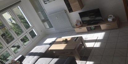Monteurwohnung - Küche: eigene Küche - Steinen (Landkreis Lörrach) - Wohnzimmer mit TV - Ferienwohnung Sonnenschein