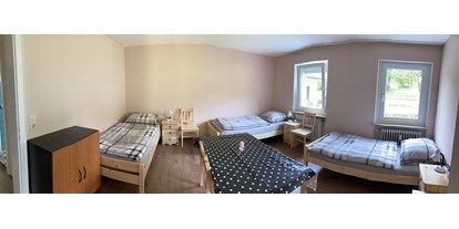 Monteurwohnung - Küche: eigene Küche - Schlafzimmer - Franz Berg Apartments
