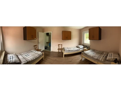 Monteurwohnung - Bettwäsche: Bettwäsche inklusive - PLZ 91239 (Deutschland) - Schlafzimmer - Franz Berg Apartments
