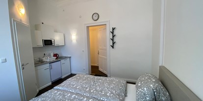Monteurwohnung - Zimmertyp: Doppelzimmer - Bönningstedt - Hamburg- Neuenfelde. Einfamilienhaus mit 2 Monteurswohnungen geeignet für 5 bis 30 Personen an Firma