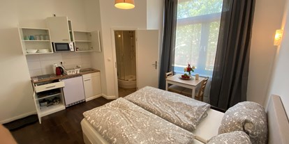 Monteurwohnung - Zimmertyp: Doppelzimmer - PLZ 20144 (Deutschland) - Hamburg- Neuenfelde. Einfamilienhaus mit 2 Monteurswohnungen geeignet für 5 bis 30 Personen an Firma
