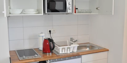 Monteurwohnung - Küche: eigene Küche - PLZ 21218 (Deutschland) - Hamburg- Neuenfelde. Einfamilienhaus mit 2 Monteurswohnungen geeignet für 5 bis 30 Personen an Firma