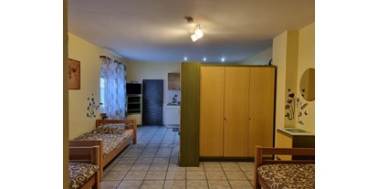 Monteurwohnung - Badezimmer: eigenes Bad - Weilrod - Haus "OM", für 1 - 16 Personen, 23 km bis Frankfurt/ M - Nord