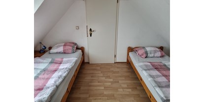 Monteurwohnung - Kühlschrank - Münzenberg - Haus "OM", für 1 - 16 Personen, 23 km bis Frankfurt/ M - Nord