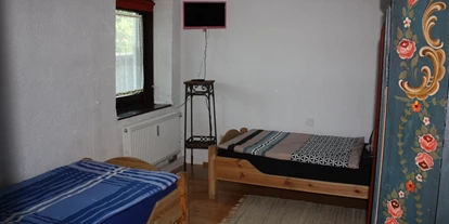 Monteurwohnung - Kühlschrank - PLZ 82444 (Deutschland) - Schlafzimmer 1 - Monteurwohnung Feierabend