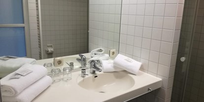 Monteurwohnung - Badezimmer: eigenes Bad - Tröstau - Bad - Luisenburg Gastronomie und Hotel